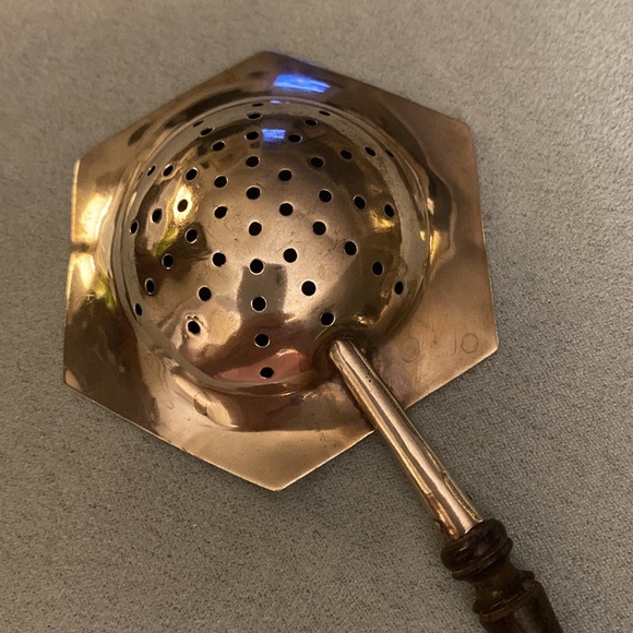 ANTIQUE STERLING TEA STRAINER with WOODEN HANDLE - Picture 12 of 13